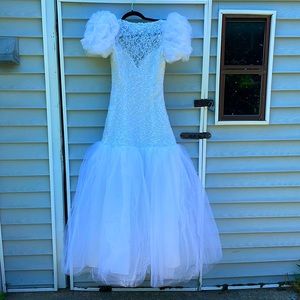 Wedding gown